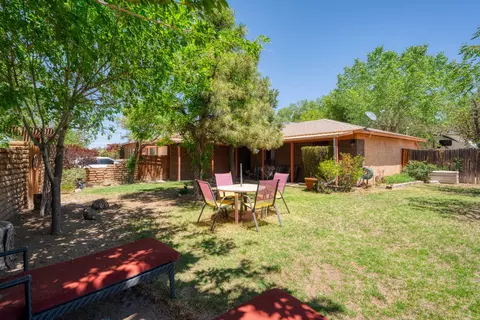 1706 Zickert Pl NW, Albuquerque, NM 87104