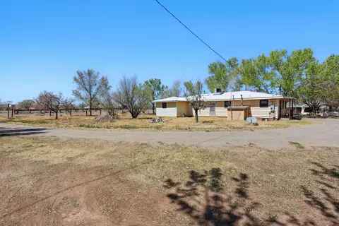 397 Jarales Rd, Jarales, NM 87023