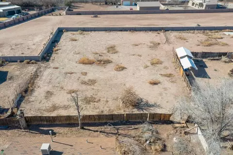 1037 Ortega Rd NW, Albuquerque, NM 87114