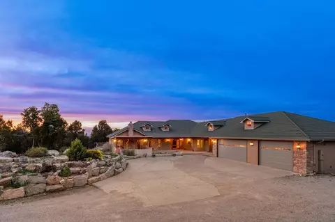 112 Sedillo Canyon Rd, Tijeras, NM 87059
