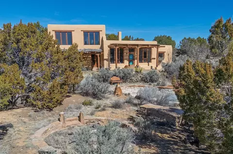 33 Kestrel Rd, Ramah, NM 87321