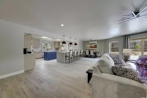 210 Josefita Rd NE, Albuquerque, NM 87113