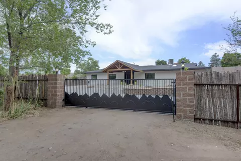210 Josefita Rd NE, Albuquerque, NM 87113