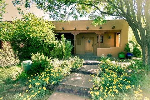 1420 Jefferson St NE, Albuquerque, NM 87110