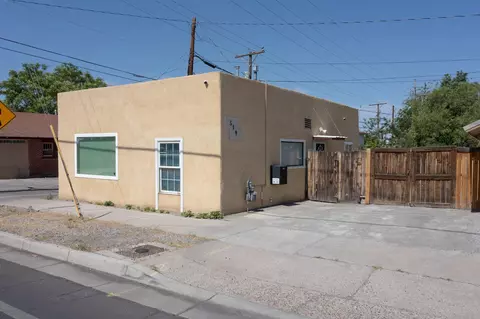 519 8th St SW, Albuquerque, NM 87102