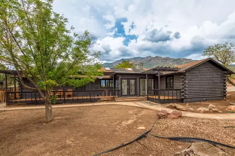 12519 Elena Dr NE, Albuquerque, NM 87122