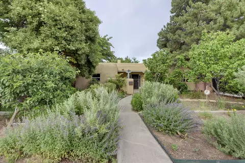 1228 Lafayette Dr NE, Albuquerque, NM 87106