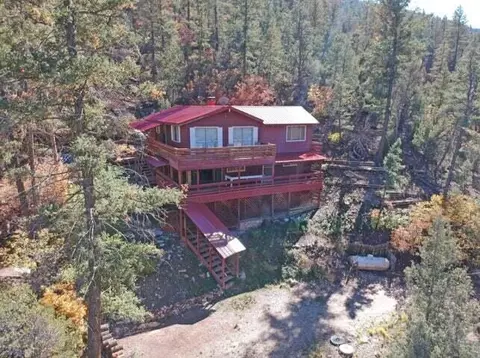 56 River Rd, Jemez Springs, NM 87025