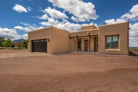 1 Mesa Encantada Ave, Ranchos De Taos, NM 87557