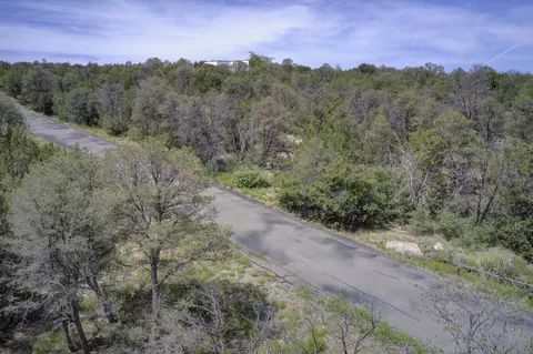 8 Lomas Ct, Edgewood, NM 87015