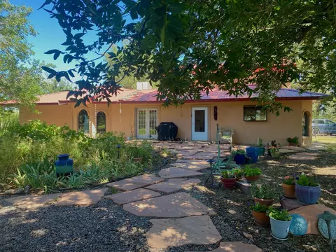 103 Midway Rd, Lemitar, NM 87823