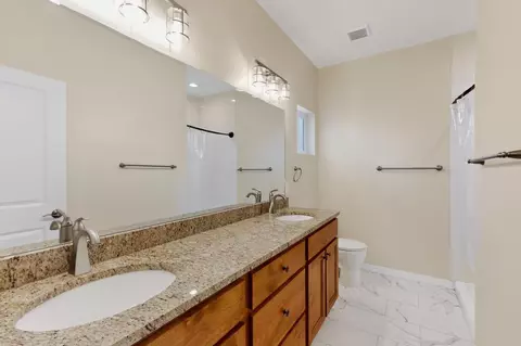 Bath - 721 Edith Blvd SE, Albuquerque, NM 87102 photo 1 of 4