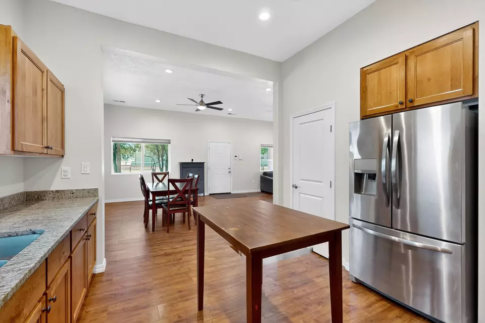 Entry Way - 721 Edith Blvd SE, Albuquerque, NM 87102 photo 1 of 1