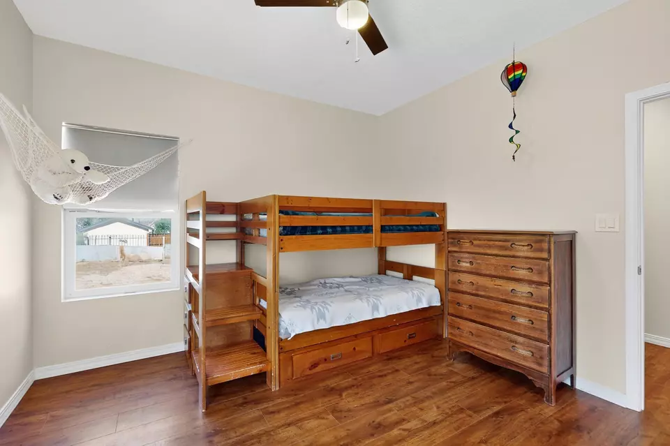 Bedroom - 721 Edith Blvd SE, Albuquerque, NM 87102 photo 6 of 6