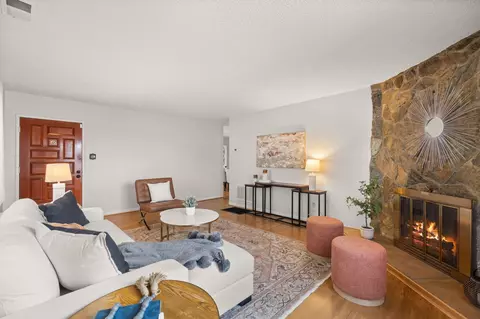 659 Monroe St SE, Albuquerque, NM 87108