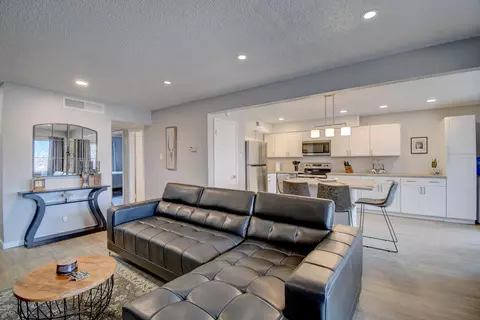 4713 Country Club Ln NW #D-4, Albuquerque, NM 87114