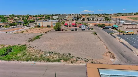 Bosque Plaza Lane Nw, Albuquerque, NM 87120