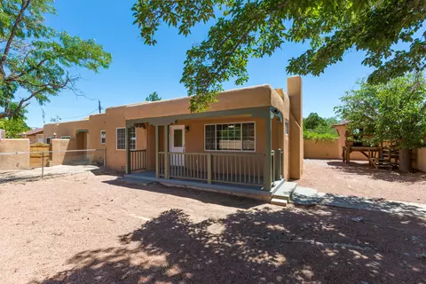 1220 Calle Del Sol NE, Albuquerque, NM 87106
