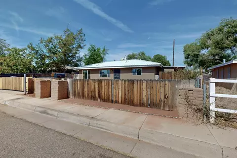 2913 8th St NW, Albuquerque, NM 87107