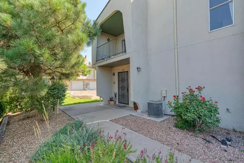 7532 Prairie Rd NE, Albuquerque, NM 87109