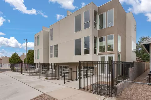233 Stover Ave SW, Albuquerque, NM 87102