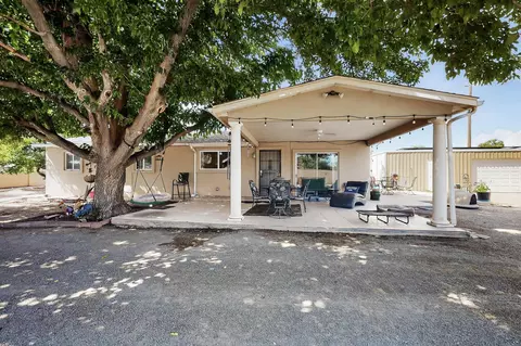 7126 Cecilia Dr SW, Albuquerque, NM 87105
