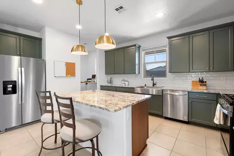 6052 Nauman Dr SE, Albuquerque, NM 87106