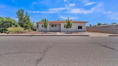 3706 Veranda Rd NE, Albuquerque, NM 87110
