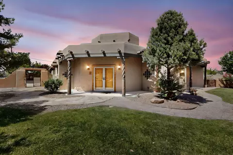 4700 Quaker Heights Pl NW, Albuquerque, NM 87120
