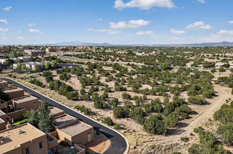 768788 Avenida Aldea, Santa Fe, NM 87507