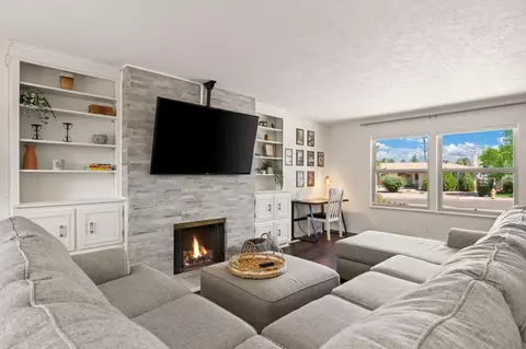 7812 Palo Duro Ave NE, Albuquerque, NM 87110