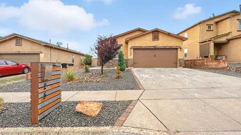 25 Vista Del Cerro Dr, Los Lunas, NM 87031