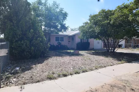1021 Luthy Cir NE, Albuquerque, NM 87112