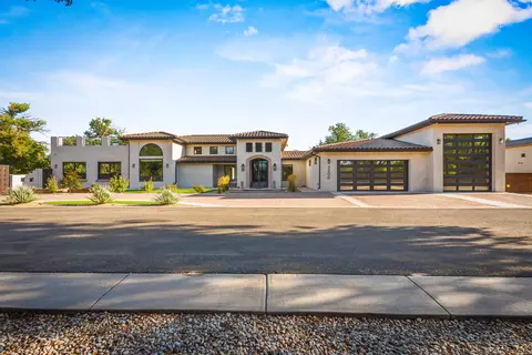 3200 Calle Vigo NW, Albuquerque, NM 87104