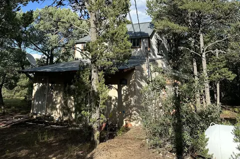 29 Gipson Rd, Edgewood, NM 87015