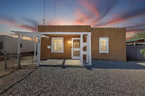 232 Candelaria Rd NW, Albuquerque, NM 87107