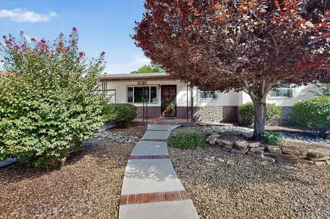 1725 Prospect Ave NW, Albuquerque, NM 87104