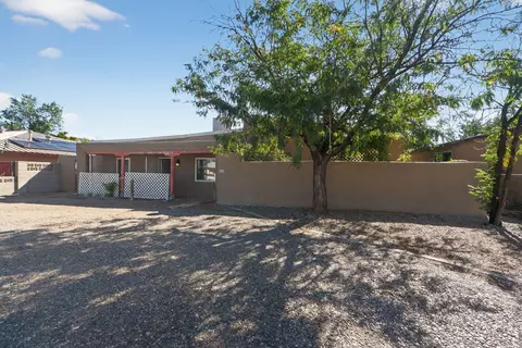 542 Coronado Dr, Bernalillo, NM 87004
