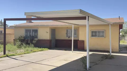 633 Espanola St SE, Albuquerque, NM 87108
