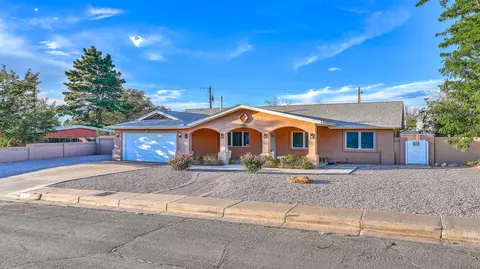 6313 Mitchell Rd SE, Albuquerque, NM 87108