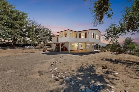 618 Reclining Acres Rd, Corrales, NM 87048