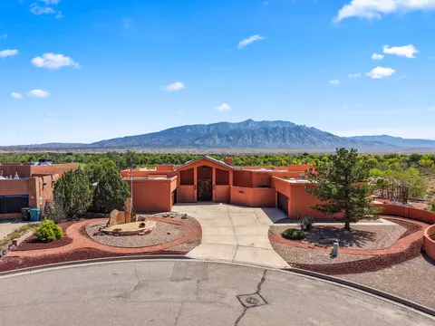 2520 Sandia Loop NE, Rio Rancho, NM 87144