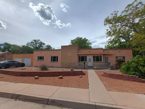435 Amherst Dr NE, Albuquerque, NM 87106
