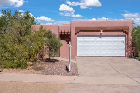 7535 Via Tranquilo St SW, Albuquerque, NM 87121