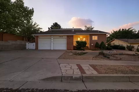 11812 Arroyo De Vis NE, Albuquerque, NM 87111
