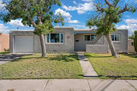 3026 Aliso Dr NE, Albuquerque, NM 87110