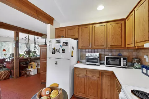 Kitchen - 88 Juniper Hill Loop, Cedar Crest, NM 87008 photo 3 of 4