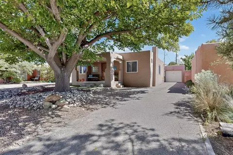 610 Dartmouth Dr NE, Albuquerque, NM 87106