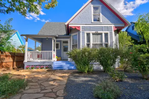 420 Edith Blvd SE, Albuquerque, NM 87102