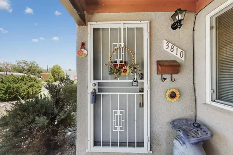 3810 Veranda Rd NE, Albuquerque, NM 87110